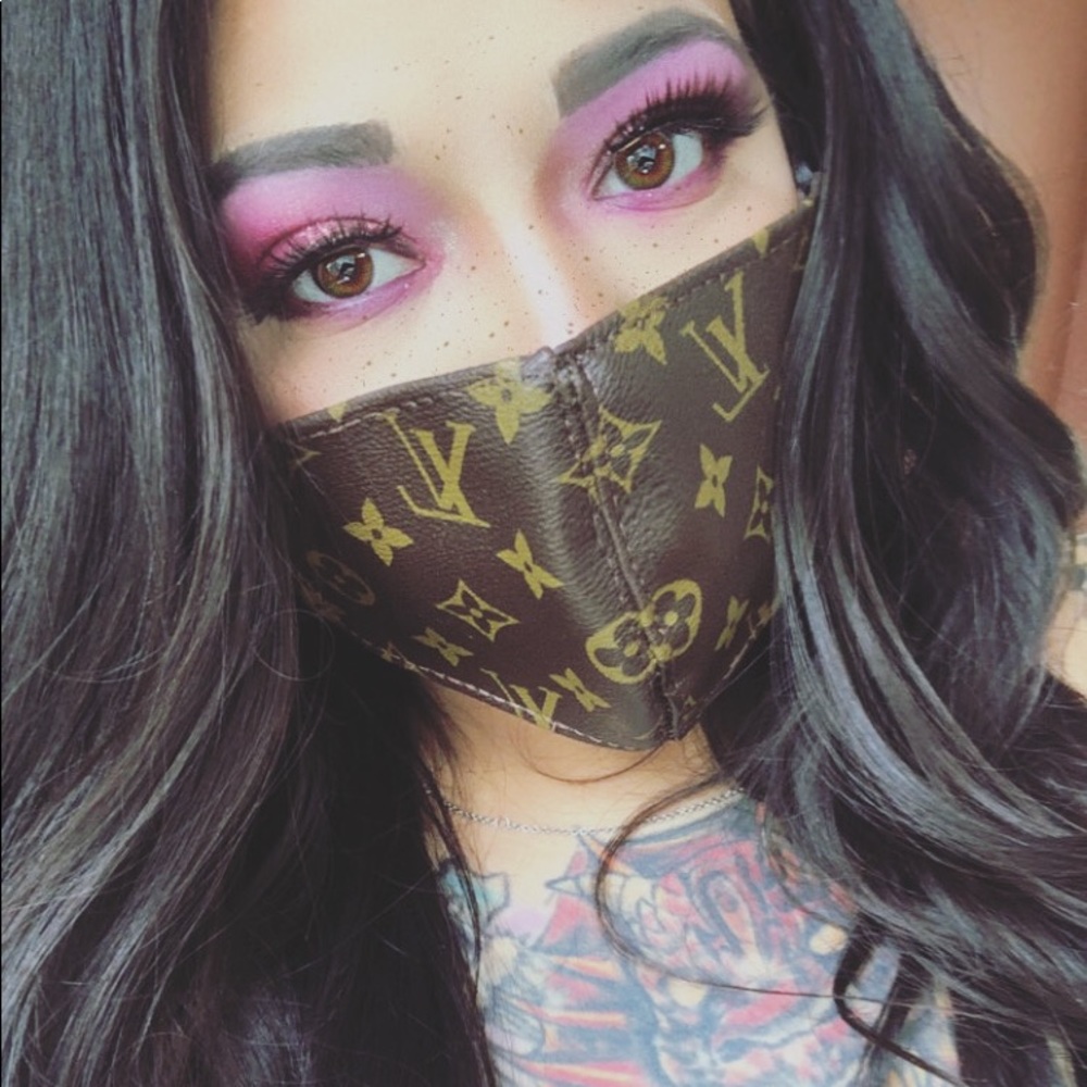 𝙷𝚒 𝙸’𝚖 𝚌𝚛𝚒𝚜𝚝𝚒𝚗𝚊